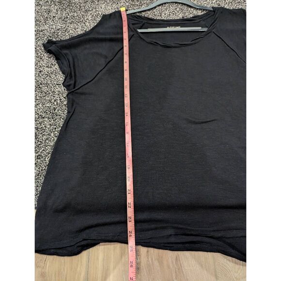 Cold Shoulder Tee - Picture 7 of 8